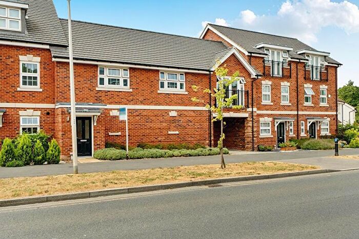 2 Bedroom Apartment For Sale In Wokingham, Berkshire, RG40