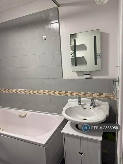 3 Bedroom Semi-Detached House To Rent In Duncombe Road, Bolton, BL3