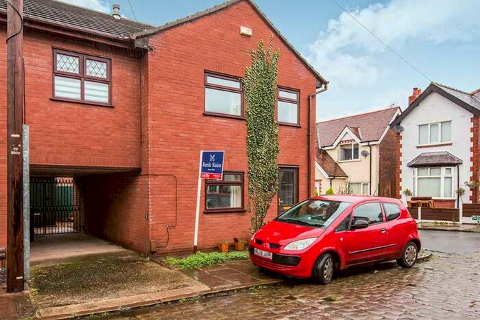 3 Bedroom Semi-Detached House To Rent In Thornycroft Street, Macclesfield, Cheshire, SK11