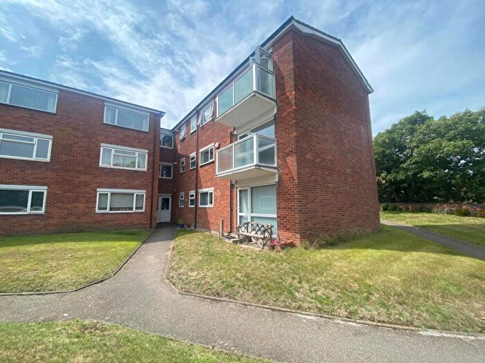 2 Bedroom Flat For Sale In The Serpentine South, Blundellsands, L23