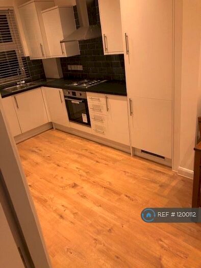 2 Bedroom Flat To Rent In Old Kent Road, London, SE15