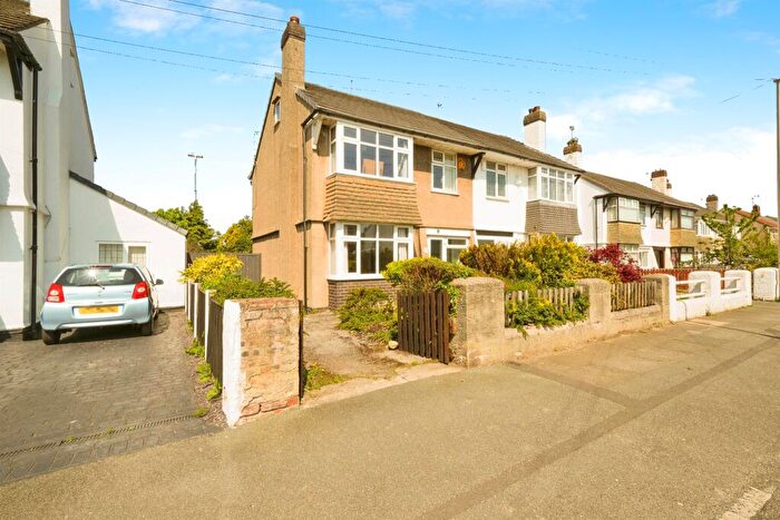 3 Bedroom Semi-Detached House For Sale In Blackheath Drive, Wirral, CH46