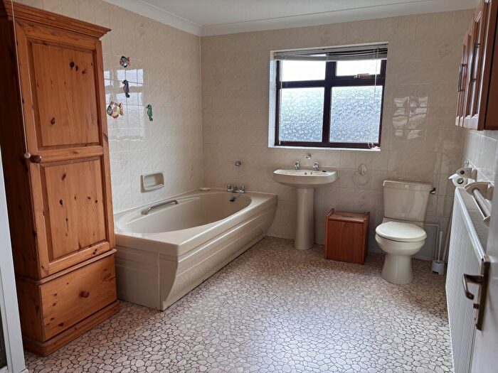 2 Bedroom Detached Bungalow For Sale In Andrews Place, Hunstanton, PE36