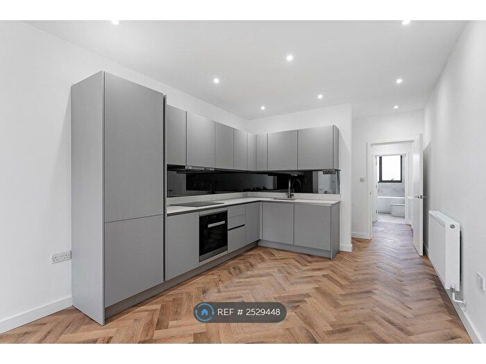 2 Bedroom Flat To Rent In High Street, London, E11