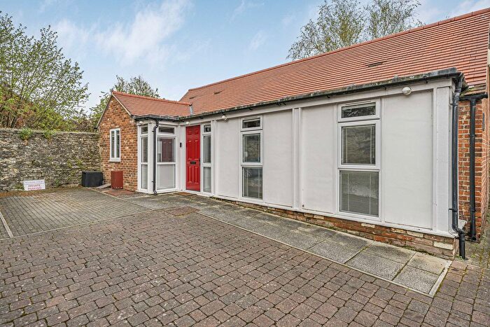 2 Bedroom Bungalow For Sale In Gosling Court, Abingdon, OX14