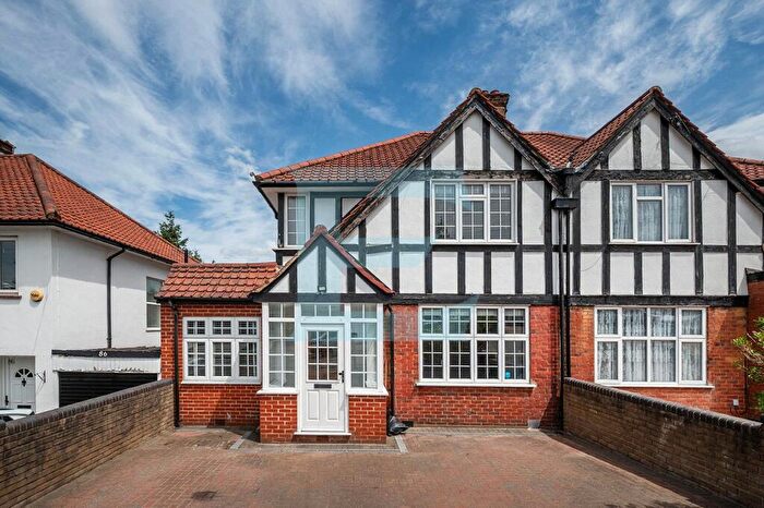 3 Bedroom Semi Detached House For Sale In Ellesmere Avenue, Mill Hill, London, NW7