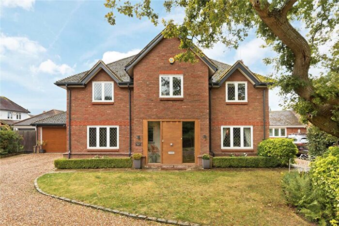 5 Bedroom Detached House For Sale In Waterperry Lane, Chobham, Woking, GU24