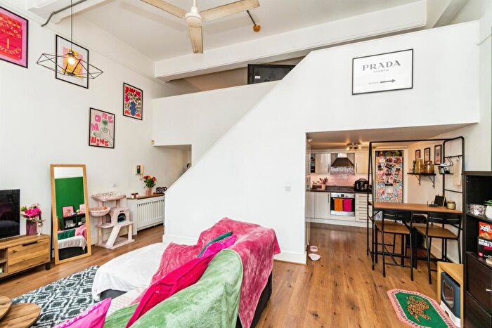 1 Bedroom Flat For Sale In Andersons Road, Southampton, SO14