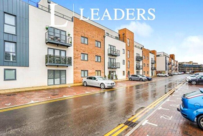2 Bedroom Apartment For Sale In Cypress Road, Luton, Bedfordshire, LU1