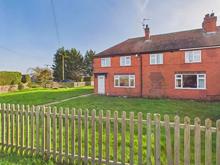 3 Bedroom Semi-Detached House For Sale In Home Farm Cottages, Twenty Foot Bank, Chapel Hill, LN4