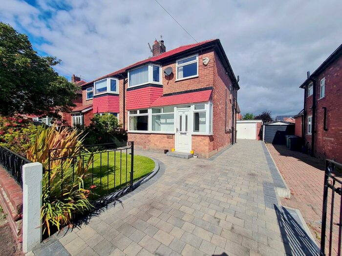 3 Bedroom Semi-Detached House To Rent In Kenmore Road, Whitefield, Manchester, M45