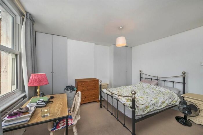 1 Bedroom Flat To Rent In Limburg Road, London, SW11