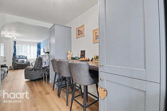 3 Bedroom Terraced House For Sale In Fraser Close, Basildon - Loft Conversion, SS15