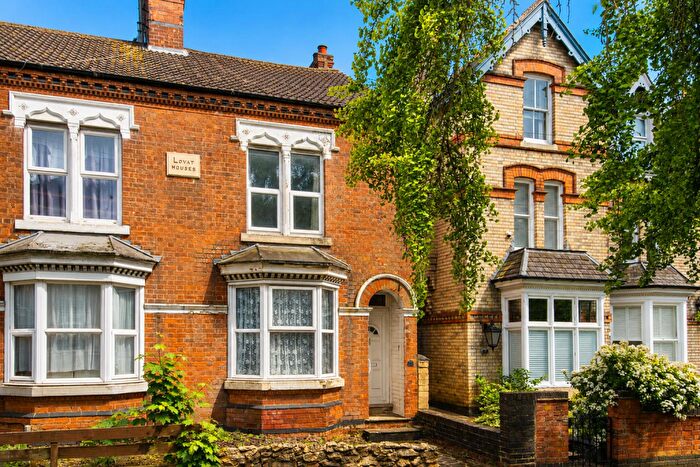3 Bedroom End Of Terrace House For Sale In Bowling Green Road, Kettering, NN15