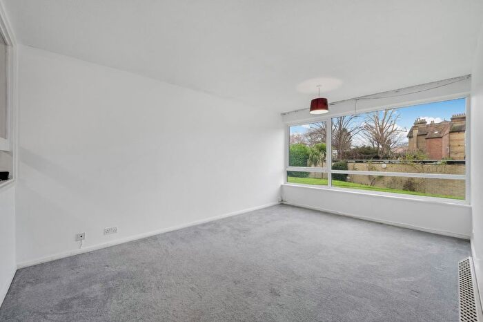 1 Bedroom Flat To Rent In Rectory Road, Beckenham, Kent, BR3