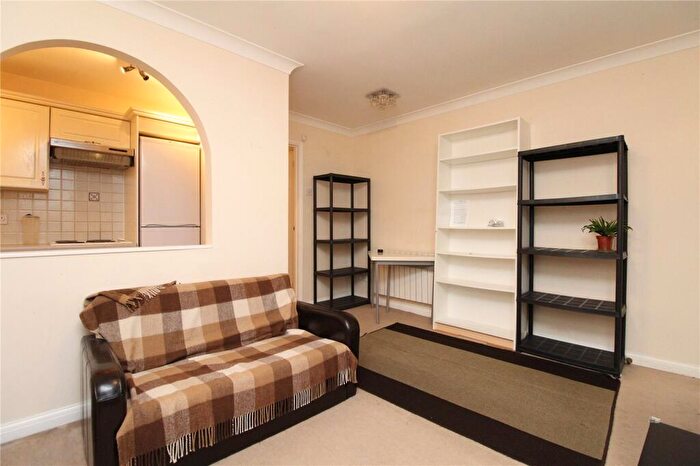 1 Bedroom Apartment To Rent In Dorset Mews, Finchley Central, Finchley, N3