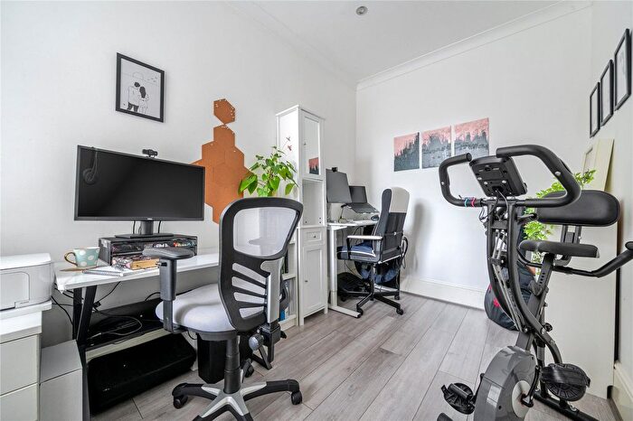 2 Bedroom Flat For Sale In Arcadian Gardens, Wood Green, London, N22