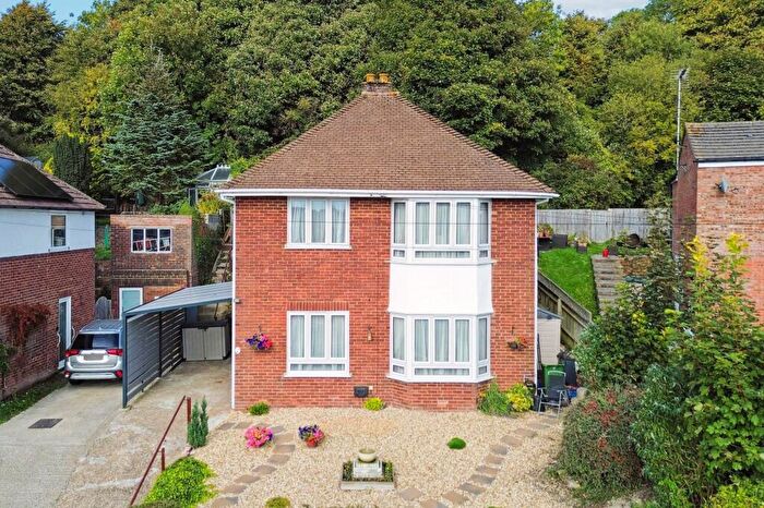 3 Bedroom Detached House For Sale In Middlebrook Road, High Wycombe, HP13