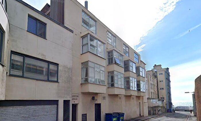 3 Bedroom Flat For Sale In Flat, Preston Lodge, Little Preston Street, Brighton, East Sussex, BN1