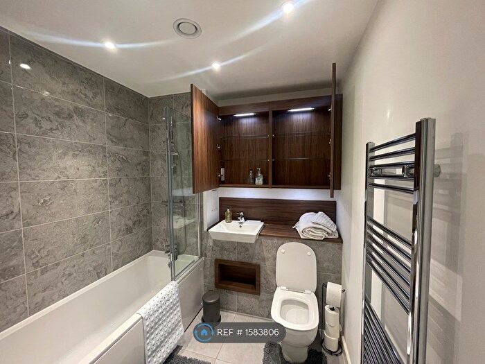 1 Bedroom Flat To Rent In Grosvenor Court, London, SE6