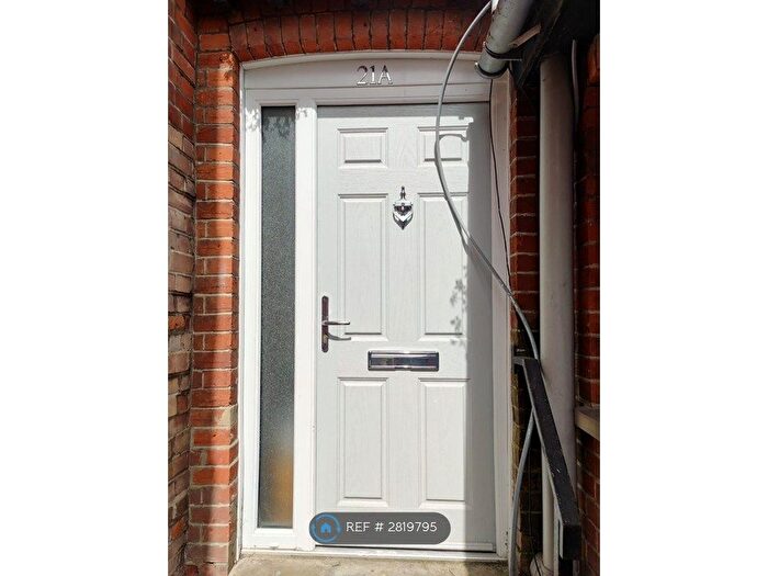 Studio To Rent In High Street, Ingatestone, CM4