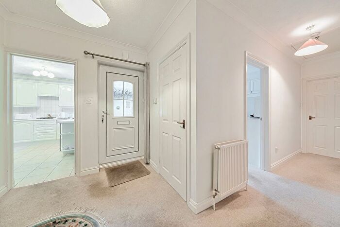 3 Bedroom Bungalow For Sale In Kimbers Drive, Burnham, Buckinghamshire, SL1