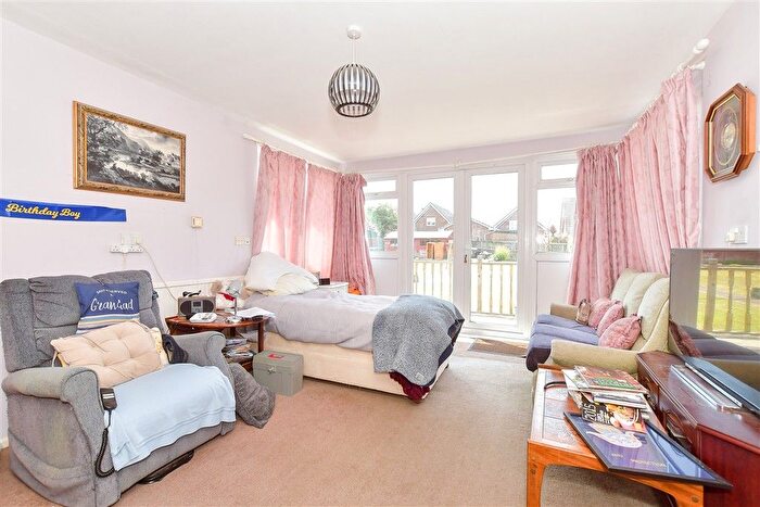 6 Bedroom Semi-Detached House For Sale In Albany Road, Newport, Isle Of Wight, PO30