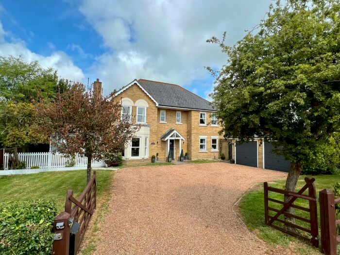 4 Bedroom House For Sale In Wayfarers The Street, Postling, CT21