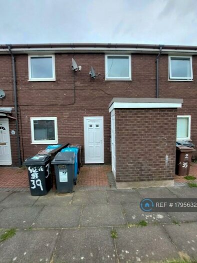 2 Bedroom Flat To Rent In Glebe Street, Odham, OL9