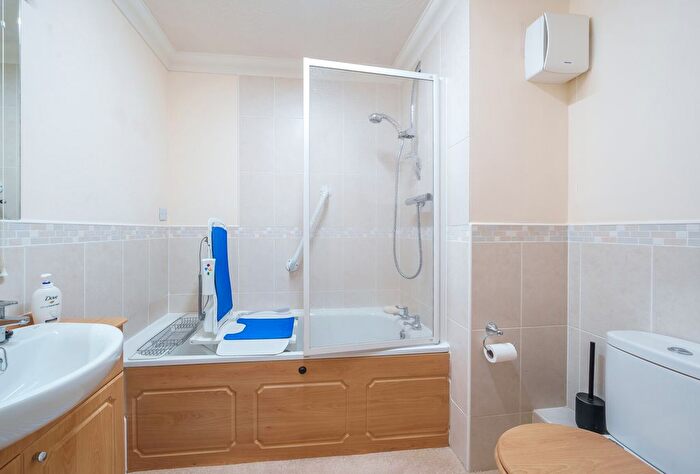2 Bedroom Flat For Sale In Heathville Road, Gloucester, Gloucestershire, GL1
