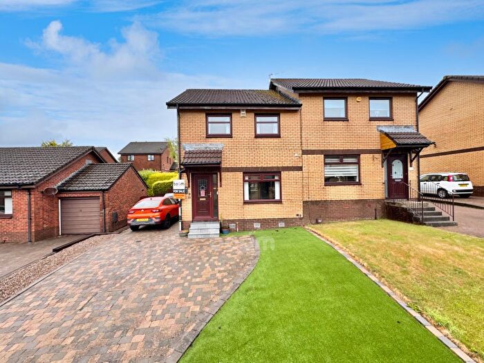 3 Bedroom Semi-Detached House For Sale In St. Andrews Place, Beith, KA15