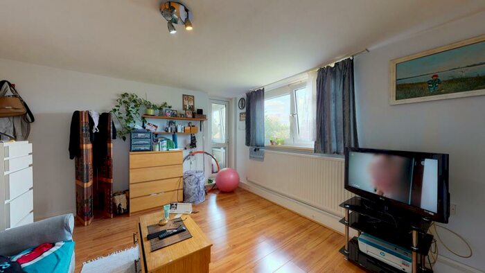 2 Bedroom Flat To Rent In Commerce Road, N22