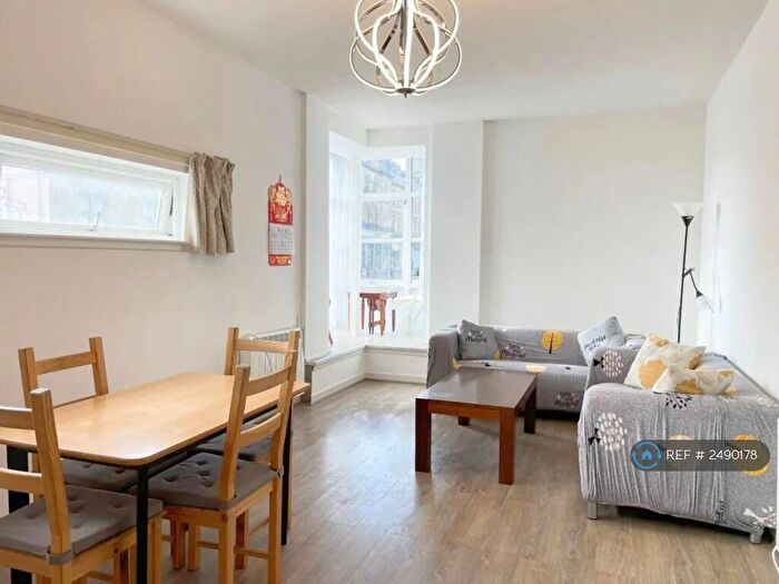 2 Bedroom Flat To Rent In Great Western Road, Glasgow, G12