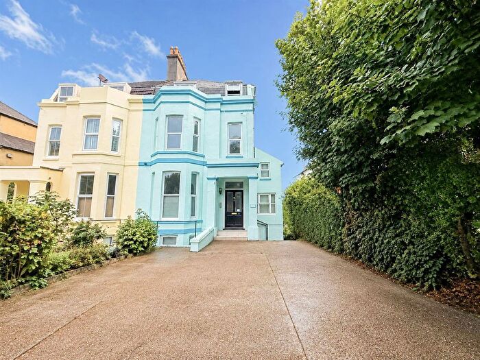 2 Bedroom Flat For Sale In Bohemia Road, St. Leonards, TN37