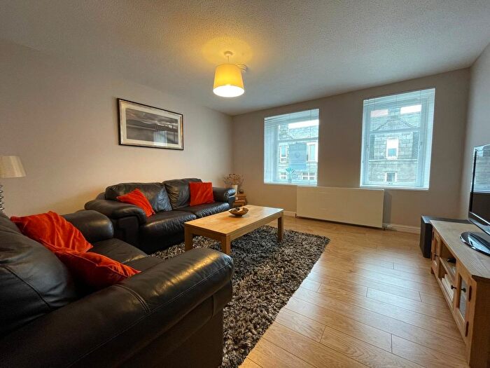 2 Bedroom Flat To Rent In Linksfield Gardens, Aberdeen, AB24
