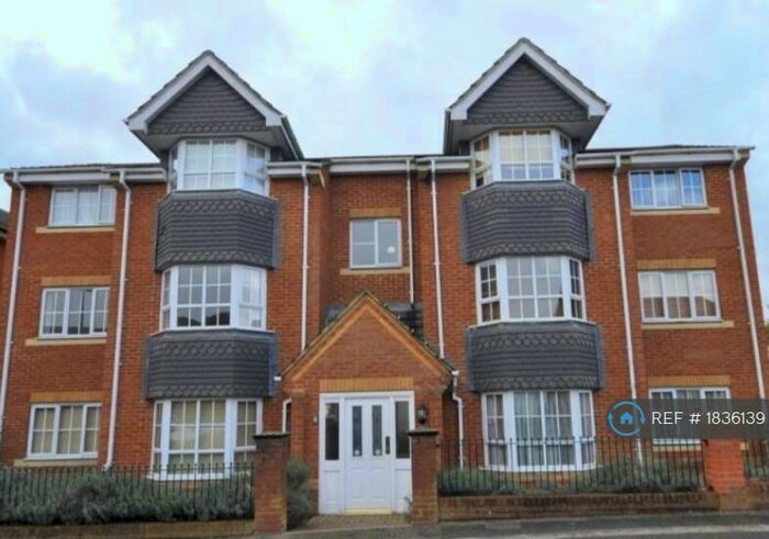 2 Bedroom Flat To Rent In Russell Street, Kettering, NN16