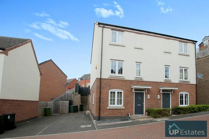 4 Bedroom Semi-Detached House To Rent In Cowburn Lane, Nuneaton, CV10