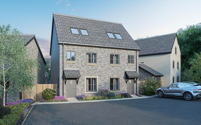 3 Bedroom Semi Detached House For Sale In Beauchamp Drive, Midsomer Norton, BA3