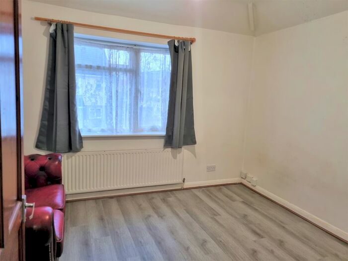 1 Bedroom Flat To Rent In Harrow Road, Stanwell, TW14