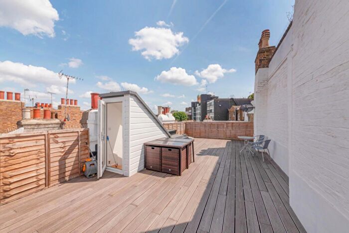 3 Bedroom Flat To Rent In Westbourne Grove, W11