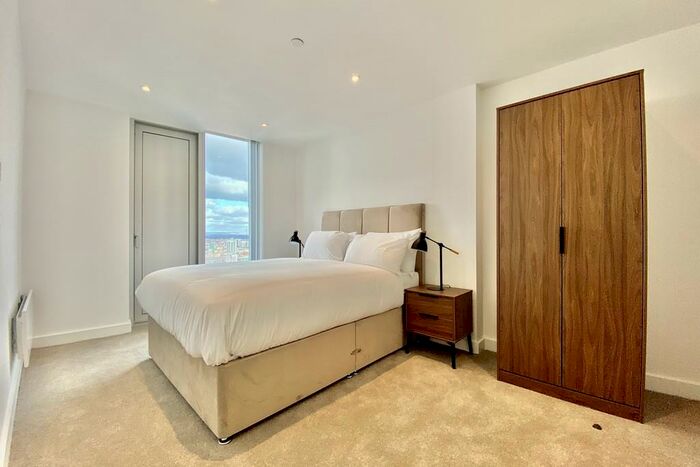 2 Bedroom Apartment To Rent In Deansgate Square, Manchester, M15
