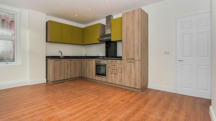 2 Bedroom Flat To Rent In Grand Parade, Green Lanes, London, N4