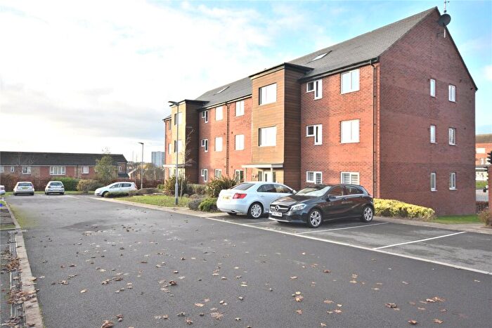 2 Bedroom Apartment For Sale In Pearsons Way, Seacroft, Leeds, LS14