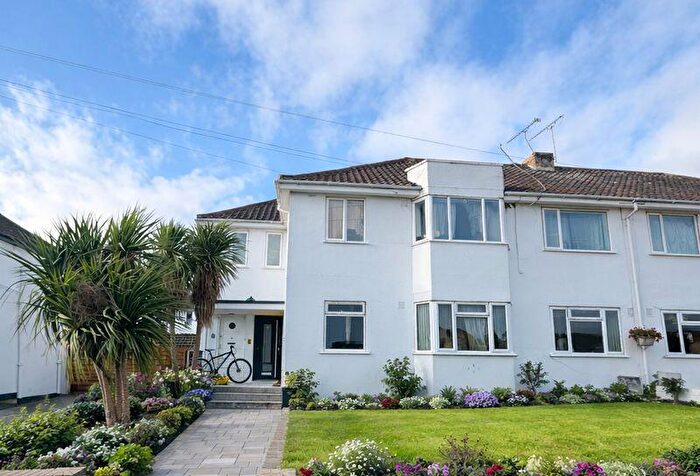 3 Bedroom Apartment For Sale In Hurst Avenue, Worthing, West Sussex, BN11