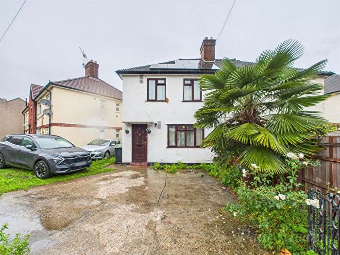 3 Bedroom Semi Detached House For Sale In Old Town, Croydon, CR0