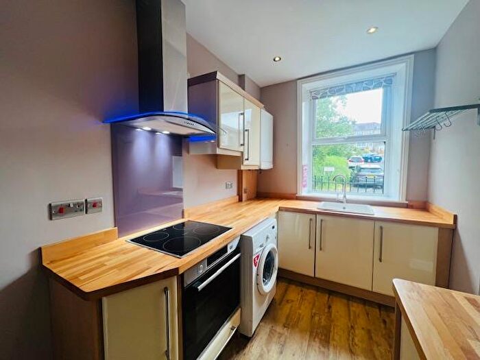 2 Bedroom Cottage To Rent In Pleasant View, Rossendale, BB4