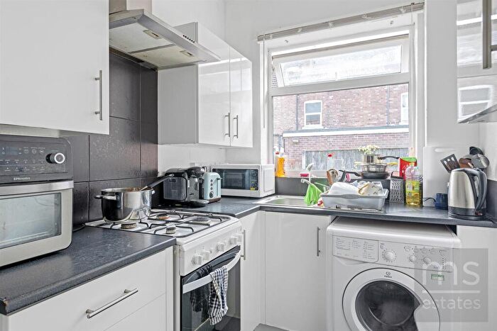 3 Bedroom Terraced House To Rent In £pppw Hart Street, Lenton, Nottingham, NG7