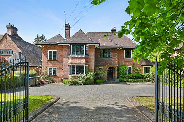 4 Bedroom Detached House To Rent In Windsor Road, Gerrards Cross, SL9