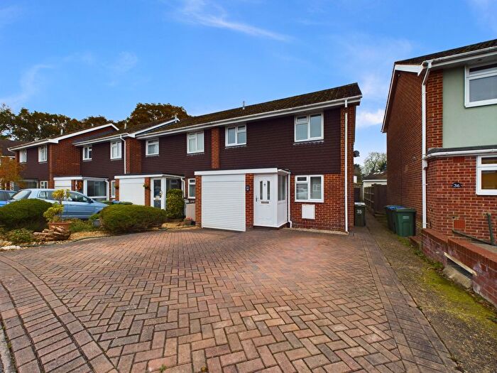3 Bedroom Semi-Detached House To Rent In Marlow Close, Fareham, PO15