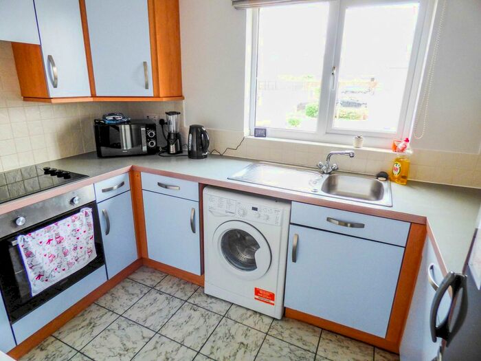 2 Bedroom Flat For Sale In St. Andrews Square, Lowland Road, Brandon